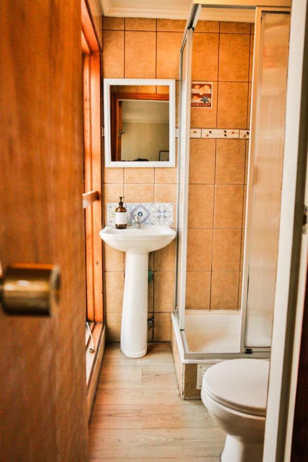 Hostal Mito บัลปาราอีโซ ภายนอก รูปภาพ