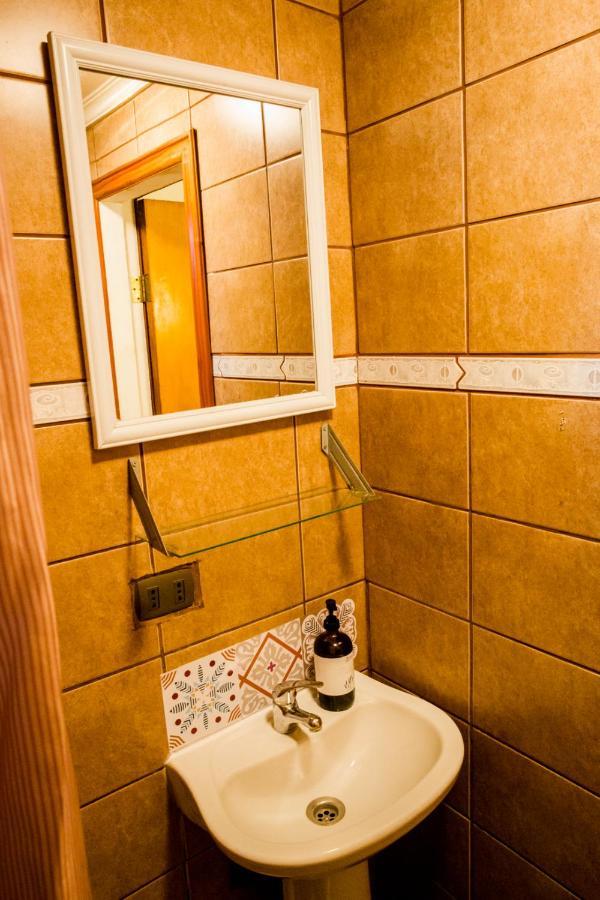 Hostal Mito บัลปาราอีโซ ภายนอก รูปภาพ